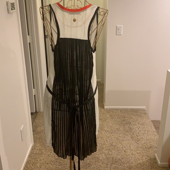 Nana Nucci sleeveless pleated top - Picture 4 of 5
